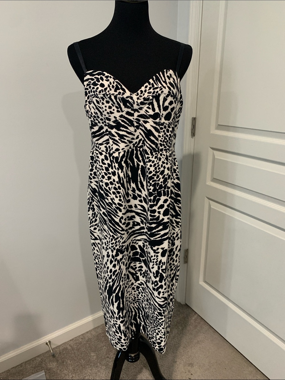 Black & White Animal-Print Midi Dress with Sweetheart Neckline